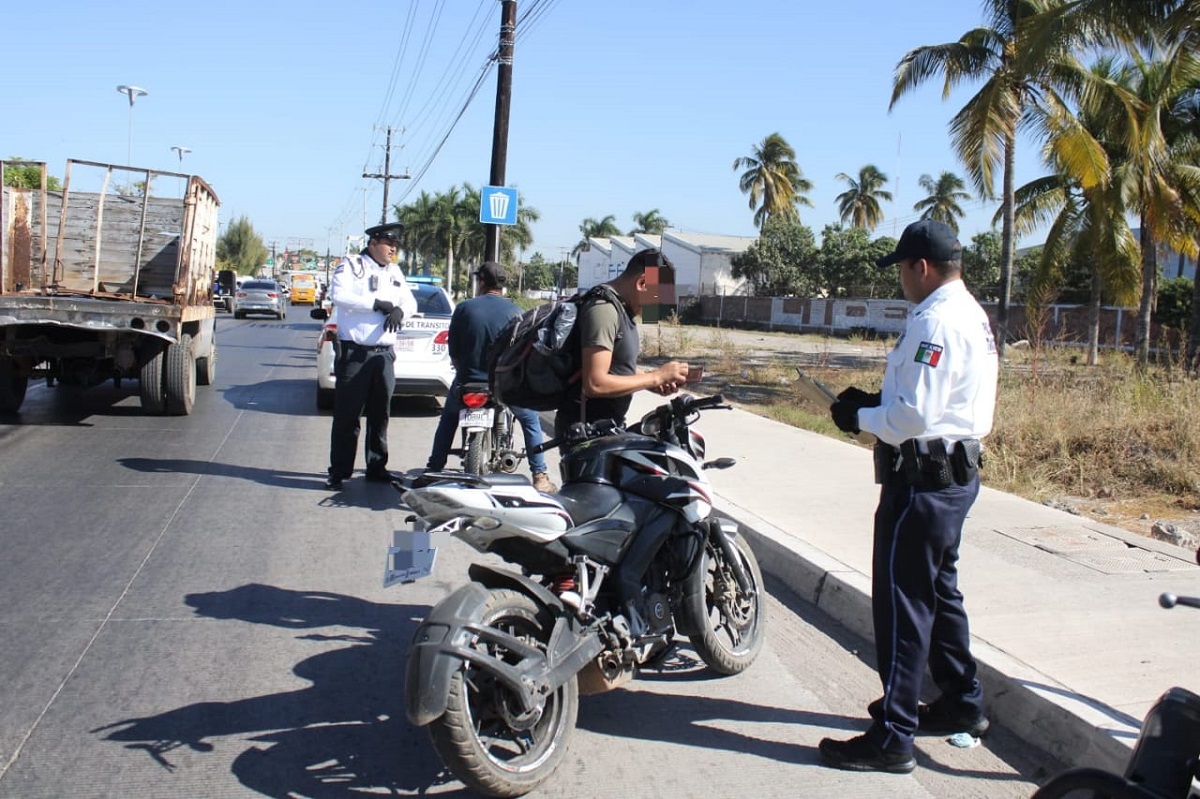 Suman más de 2 mil motos aseguradas por no portar placas o conductores sin casco