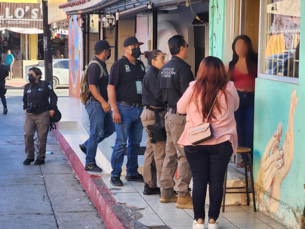 Les ofrecieron servicio de sexo y los obligaron a comprar drogas… aseguran local de masajes en BCS; esto encontraron