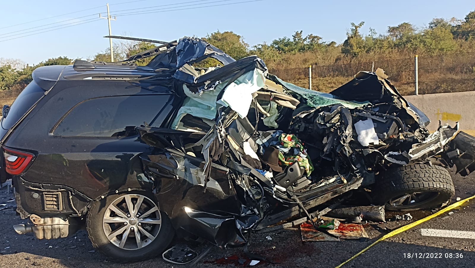 Embestida de tráiler a camioneta deja un muerto en la Mazatlán-Culiacán