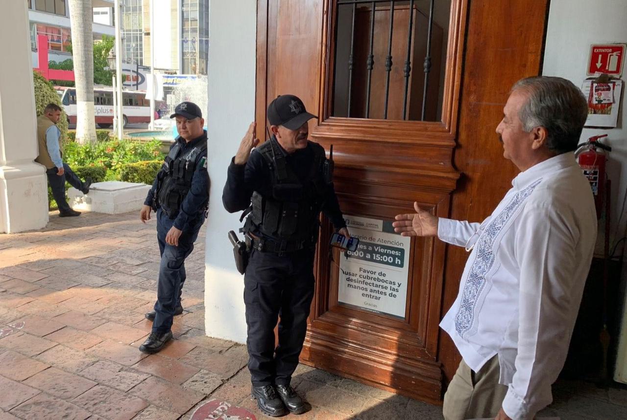 Estrada Ferreiro acudió al Ayuntamiento a notificar que su licencia como alcalde electo está por vencer