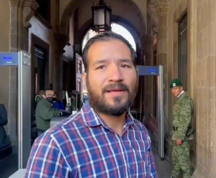 No tenía intenciones de hacer daño, hombre que burló la seguridad y se ‘coló’ a la ‘mañanera’, considera AMLO