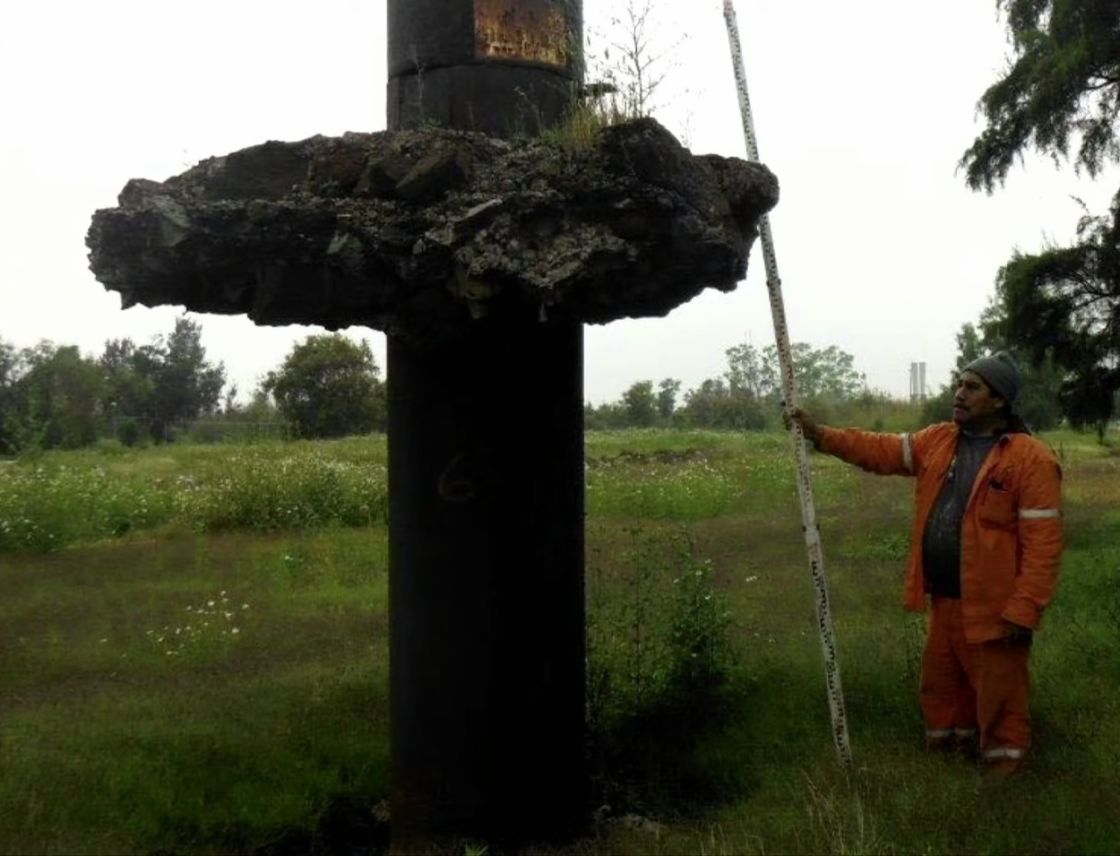 Fotos: Muestra AMLO hundimiento en la zona del inconcluso NAICM y acusa que usaron ‘huachicol’ para su construcción