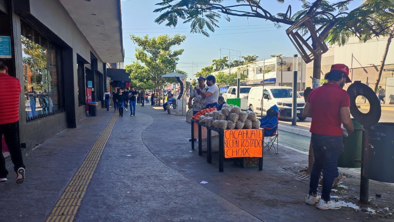 Inspección y Normatividad meterá mano dura en el Centro de Los Mochis: Decomisarán mercancía a ambulantes
