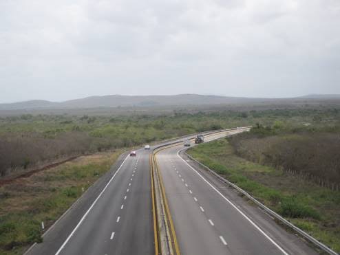 No hay acceso por la maxipista Culiacán-Mazatlán; “delincuencia organizada bloqueó caseta de Costa Rica”
