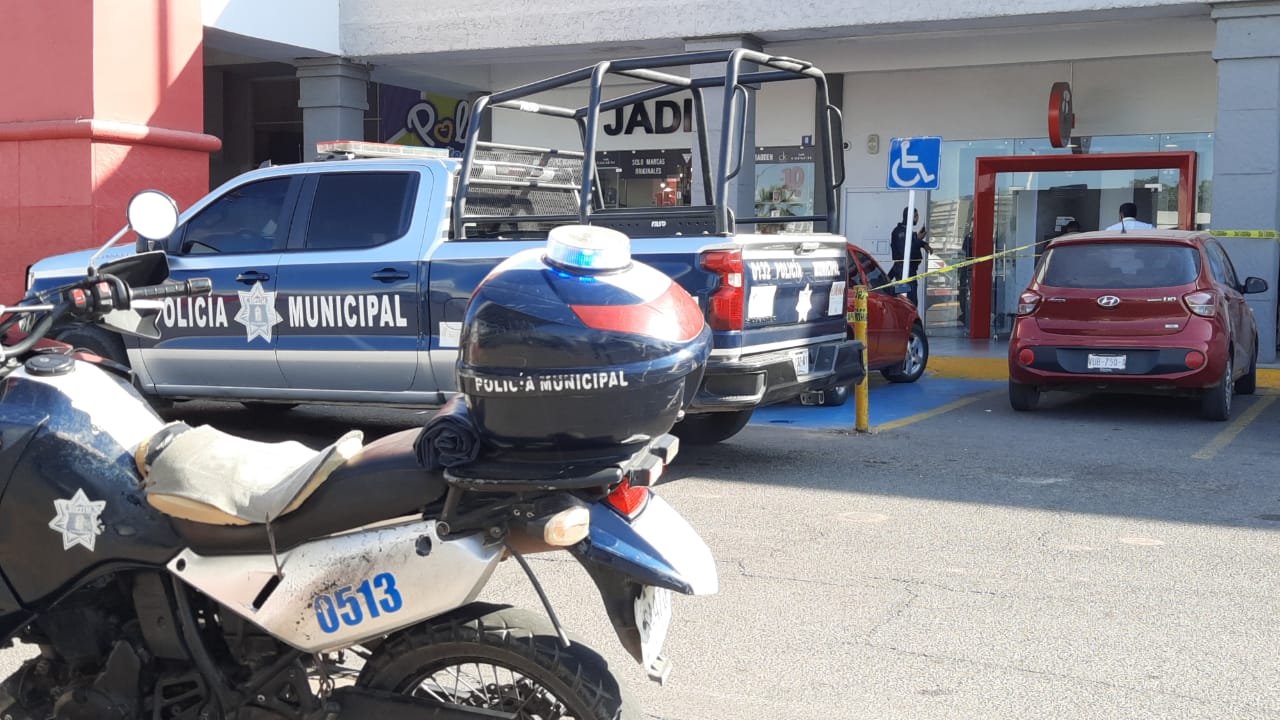 A punta de pistola despojan de más de 200 mil pesos en efectivo a empleado en Culiacán