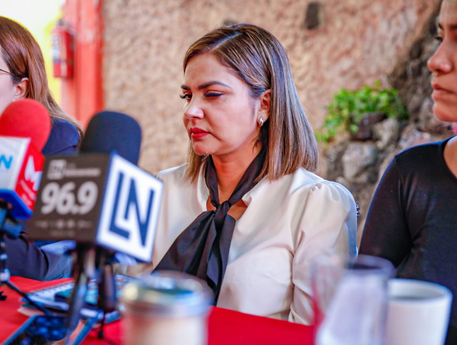 ‘Hace más de dos años vivo un calvario, fui despojada de mis hijas’: Expareja de exalcalde de Mazatlán, acusado de secuestrarlas