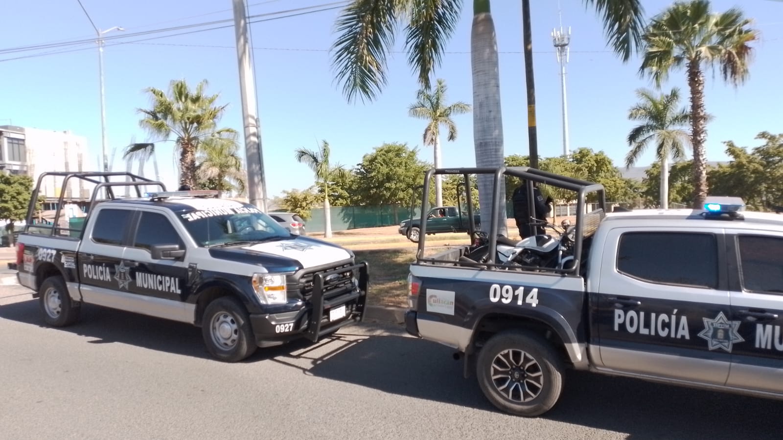 Se enfrentan a balazos presuntos robacarros y policías estatales frente a La Primavera en Culiacán