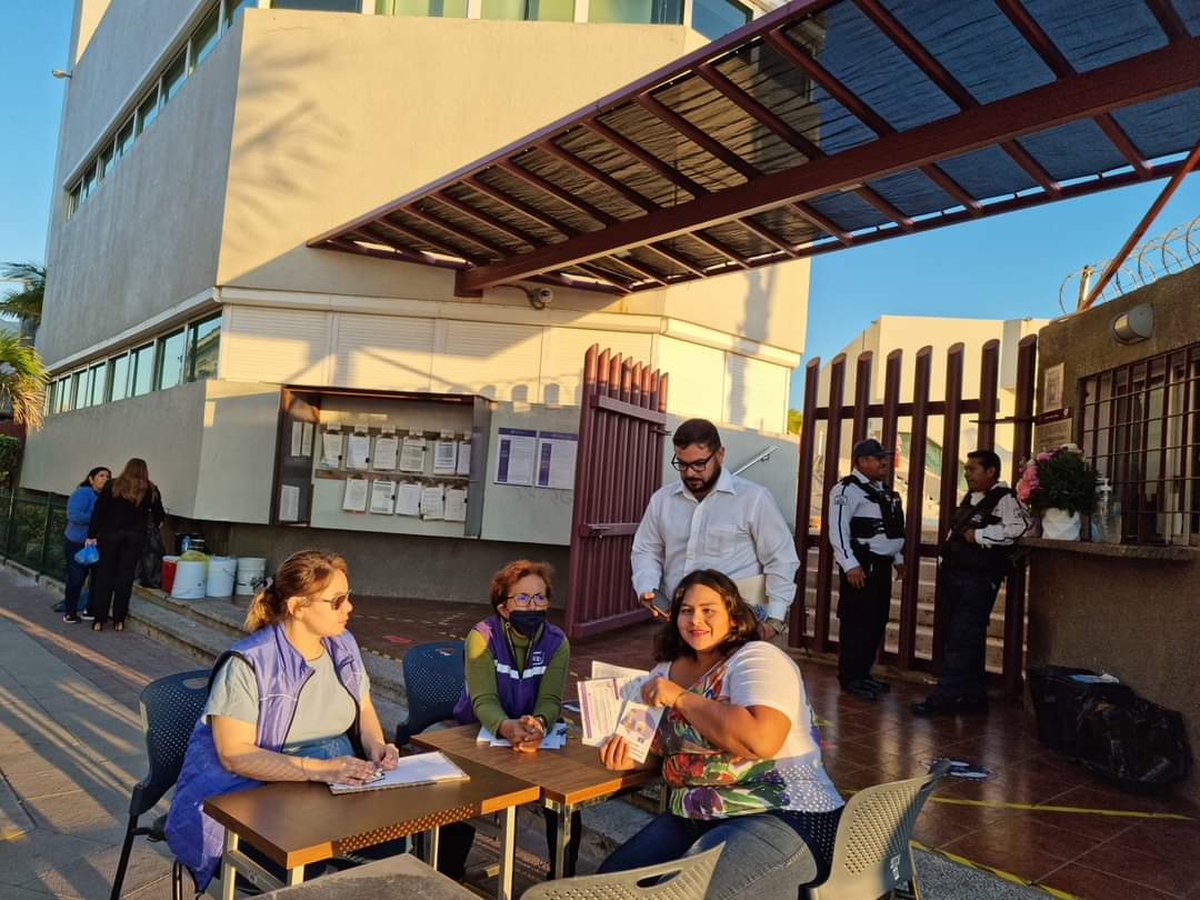 Se unen mazatlecos y demandan a negocios y construcciones para el libre acceso a playas