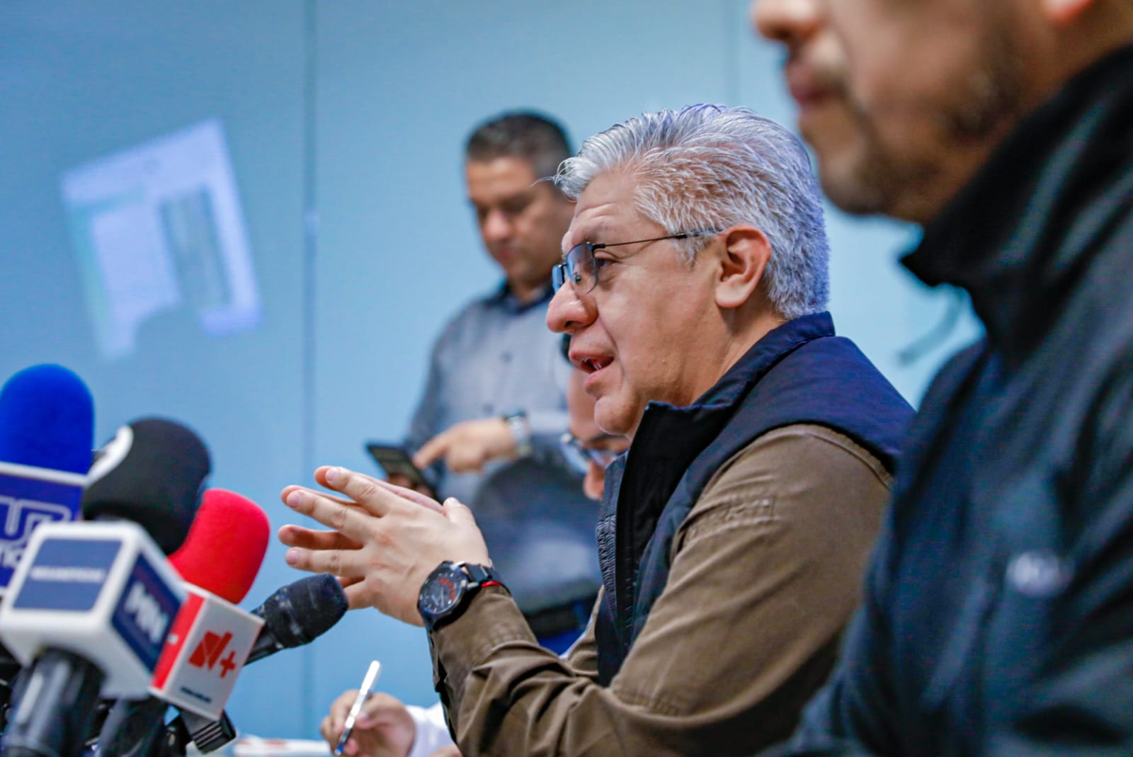 “No creo que fueran regalo para la posada”: Confirma SSPE dos detenidos con 41 mil pesos, 342 mil dólares y droga, en fiesta de Bellavista