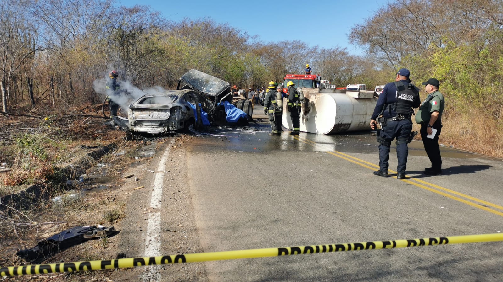 Carlos, uno de los accidentados en la carretera Sanalona, se debate entre la vida y la muerte