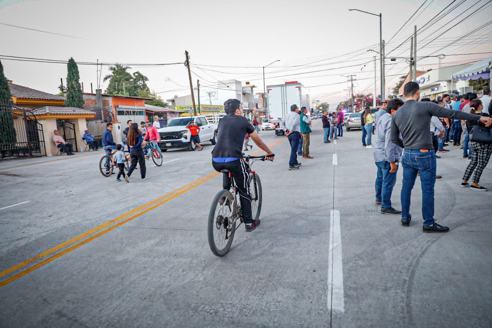 Tras seis meses de trabajos de rehabilitación, reabren la avenida Álvaro Obregón en Culiacán