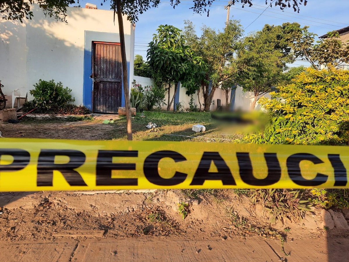 Asesinan a balazos a un hombre a un costado de su domicilio en Villas del Río, en Culiacán