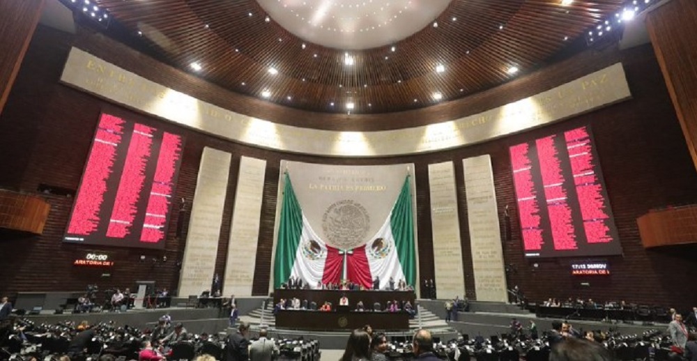 Exgobernadores y líderes del PRI y PAN encabezan listas de candidatos al Congreso de la Unión