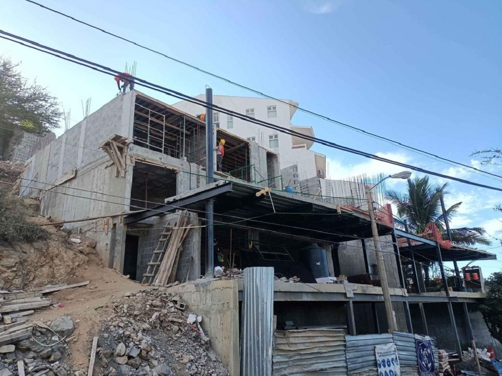 ‘Su sueño será nuestra pesadilla’: Vecinos exigen alto a construcción de departamentos en el Cerro del Vigía, en Mazatlán