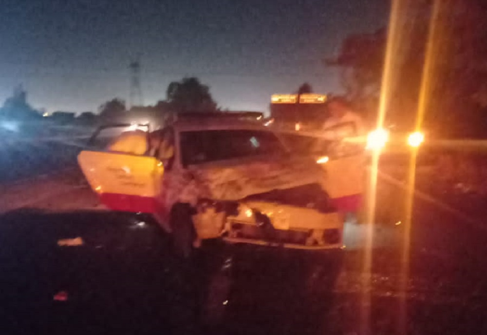 Choque entre taxi y camioneta deja dos heridos en salida norte de Mazatlán