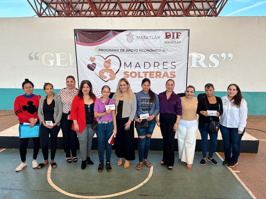 Por primera vez, madres solteras de Mazatlán reciben apoyos del Ayuntamiento y el DIF municipal