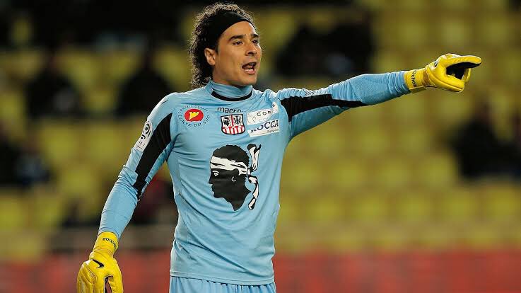 Ya es oficial, Guillermo Ochoa vuelve a Europa