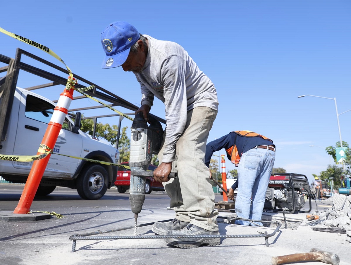 ¡Ahora serán de concreto! Comienzan trabajos de reconstrucción de ciclovía sobre la Rolando Arjona