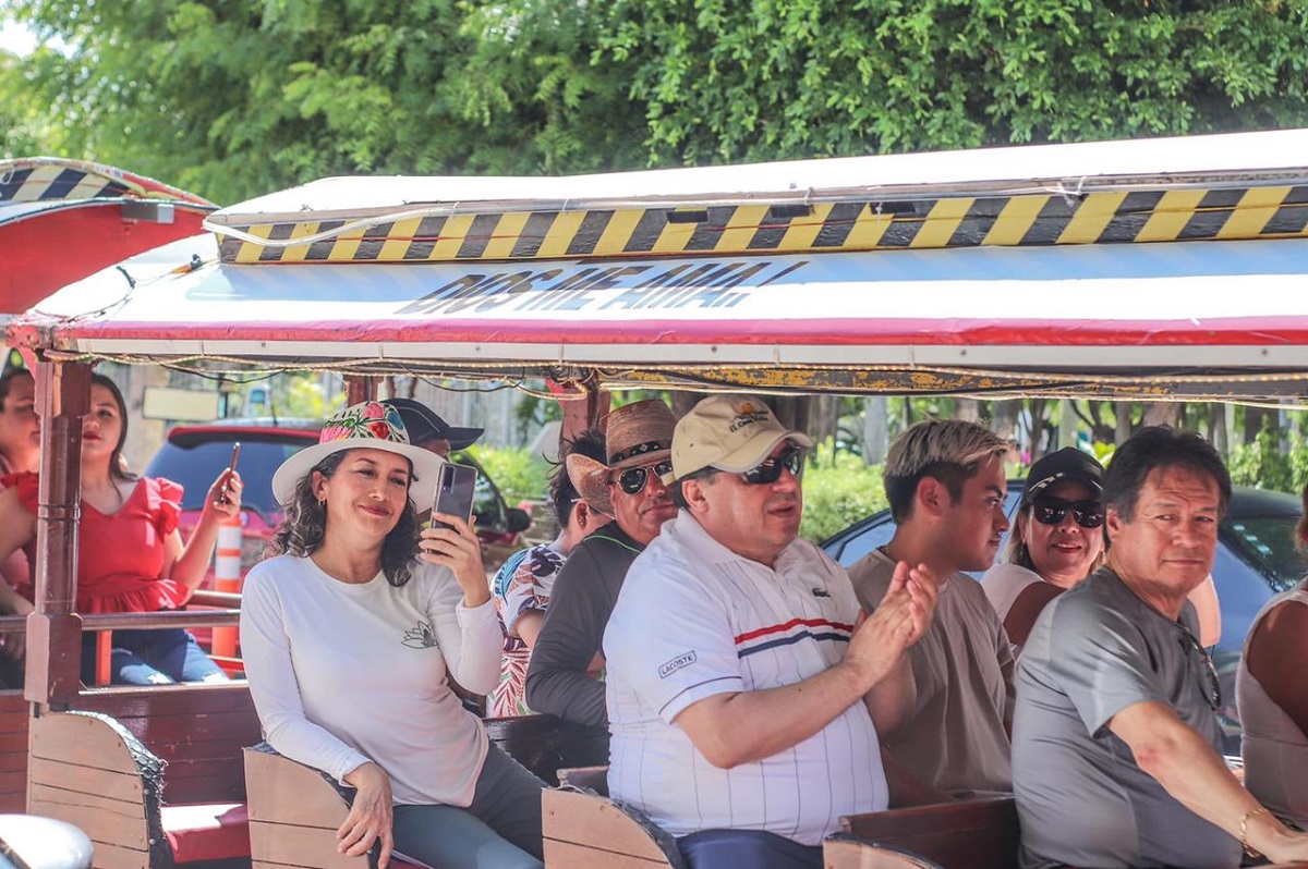 Turistas en El Fuerte
