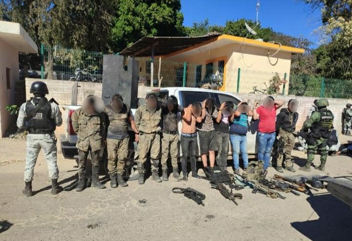 Alrededor de 15 detenidos, vehículos blindados y armamento de guerra, asegurado donde cayó Ovidio Guzmán