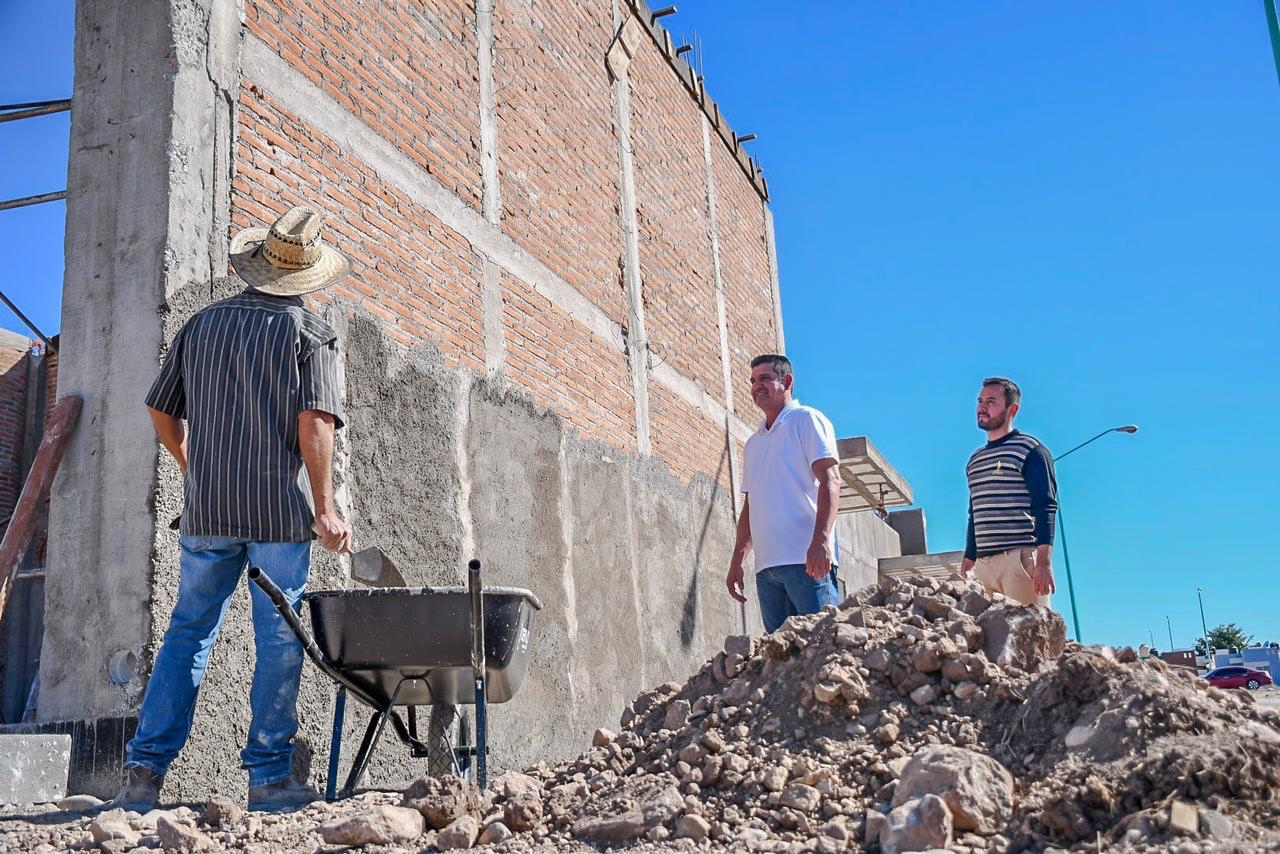 Armando Camacho supervisa construcción del Centro de Bienestar Integral de los valles en Salvador Alvarado