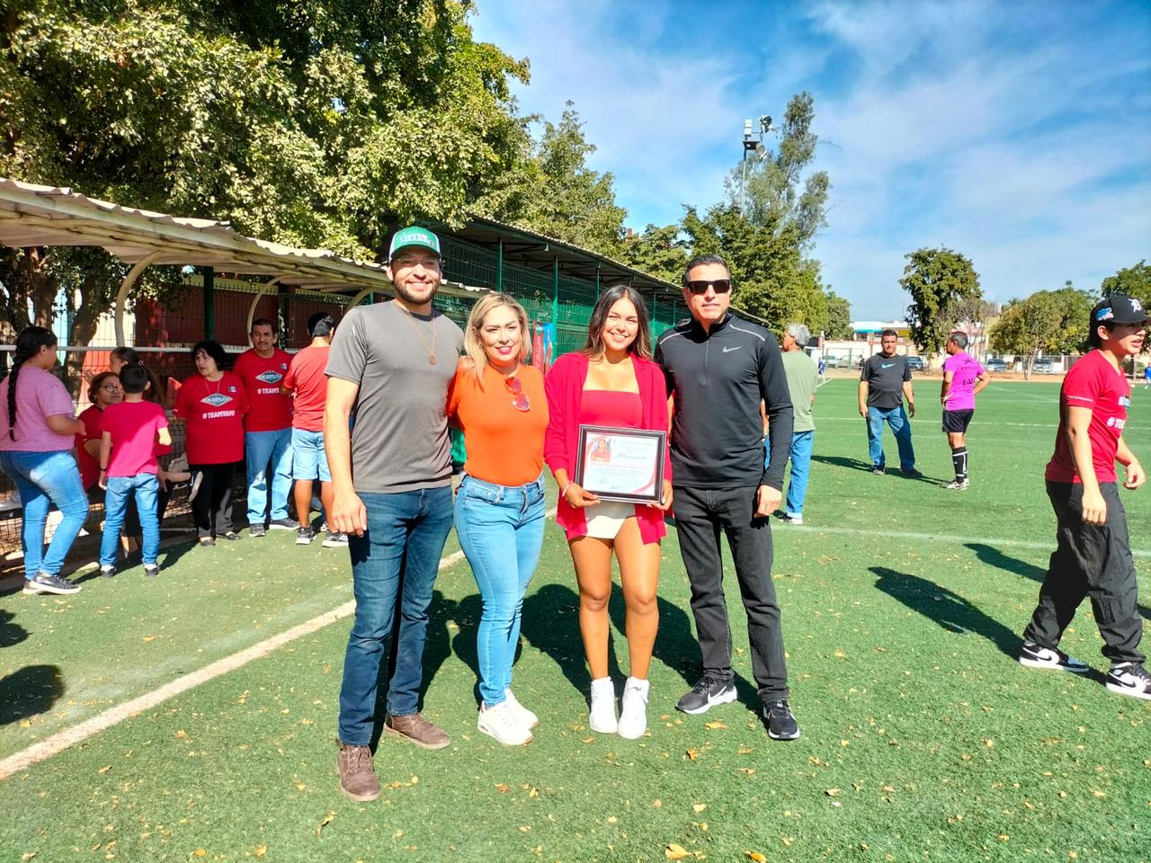 Ayuntamiento de Culiacán reconoce a Yamileth Escárcega, atletas y promotores deportivos de antaño