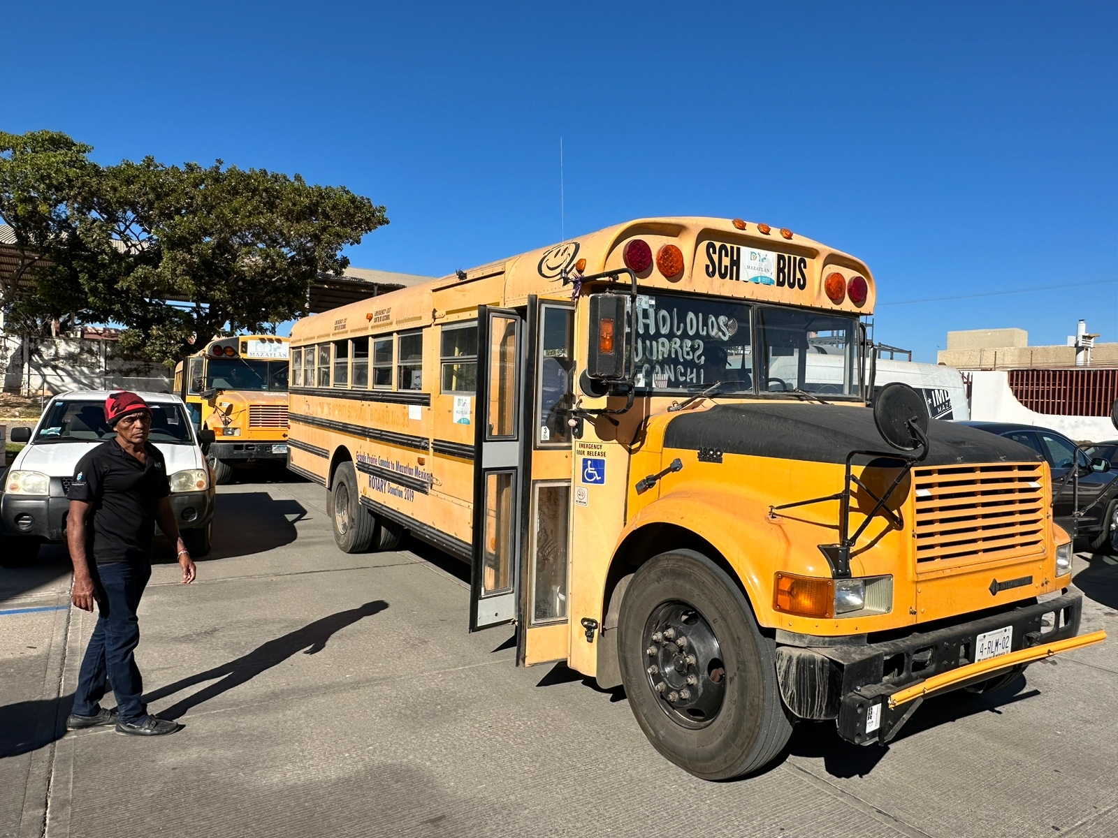 ¡Salen al rescate! Ayuntamiento de Mazatlán traslada a personas que se quedaron varadas por falta de transporte público