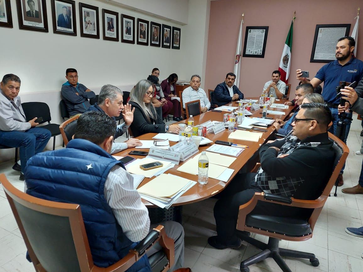 Llega hasta el Cabildo caso de pareja atropellada por una patrulla en Guamúchil; alcalde se compromete a apoyar a los heridos