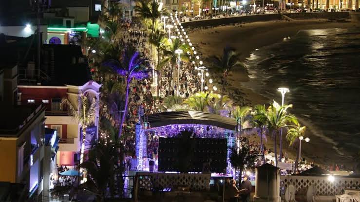 ‘En Mazatlán, el sinaloense es muy fiestero’, esperan músicos un Carnaval lleno, pese a ‘Jueves Negro’