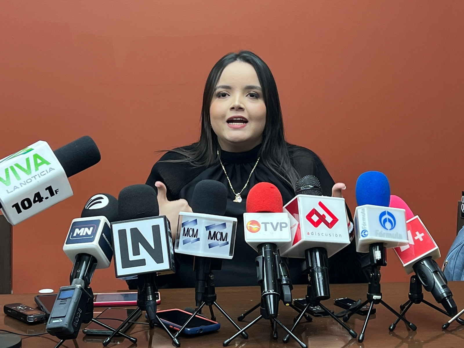 Secretarios de estado han ‘evadido’ preguntas de la oposición durante comparecencias: PRI