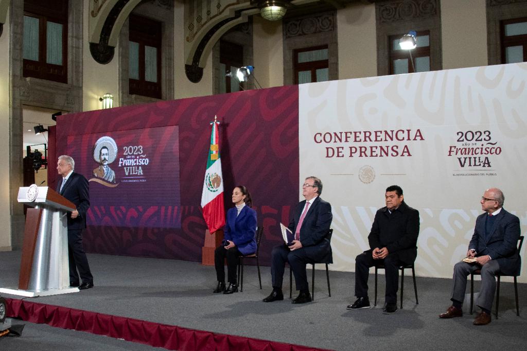 Felicita AMLO a Claudia Sheinbaum y la Fiscalía por las detenciones en el caso de Ciro Gómez Leyva