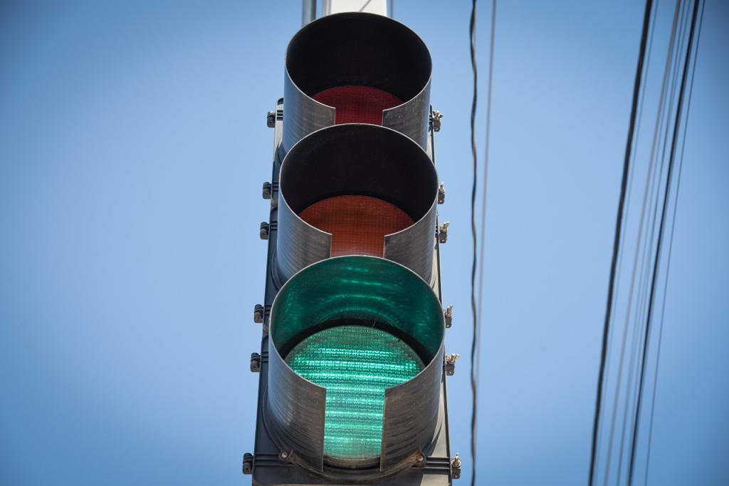 Culiacán mantiene operando más del 90% de los semáforos pese a las lluvias: Vialidad y Transportes