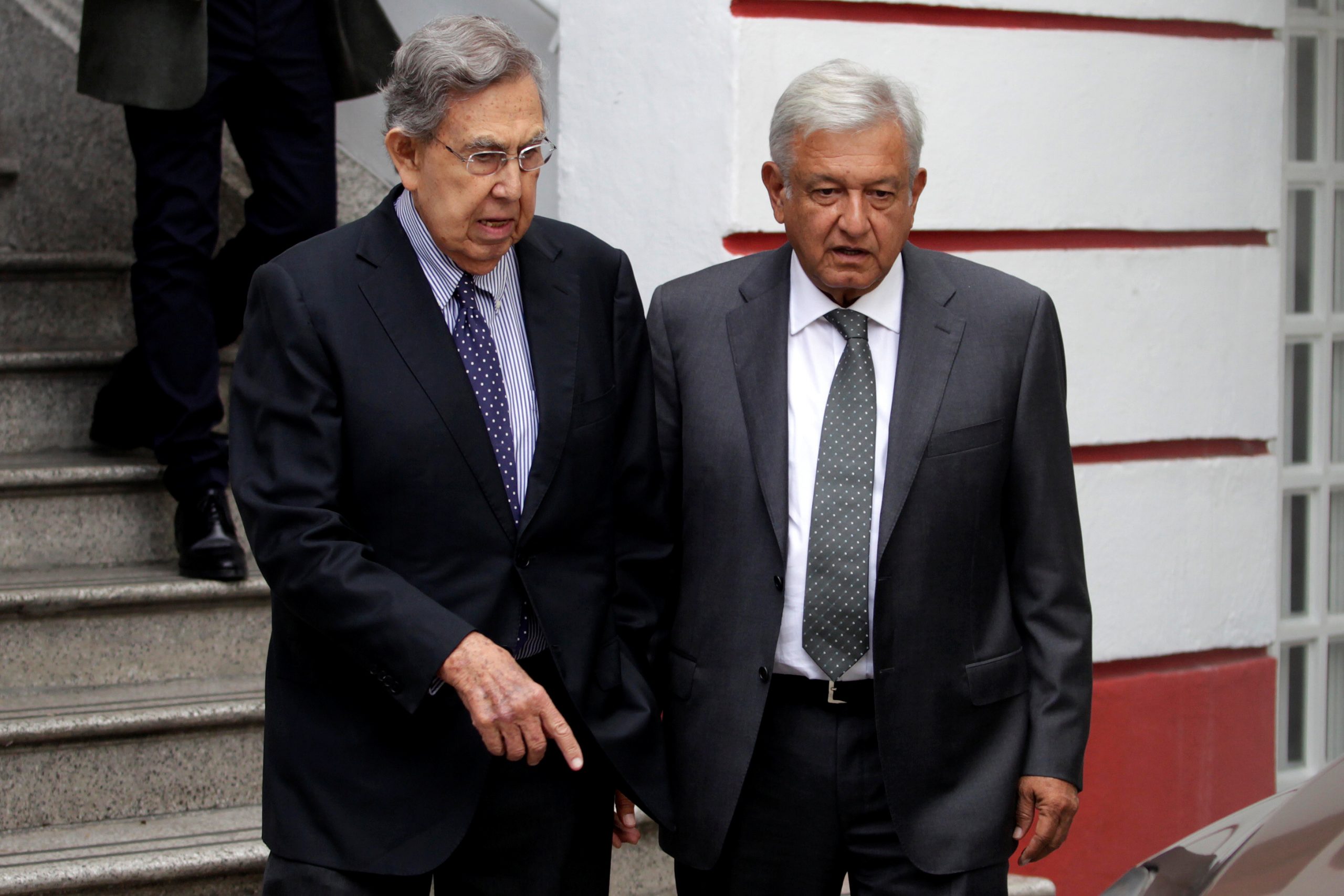 ‘Es momento de definiciones’, pese a estimarlo, AMLO considera a Cuauhtémoc Cárdenas como adversario político
