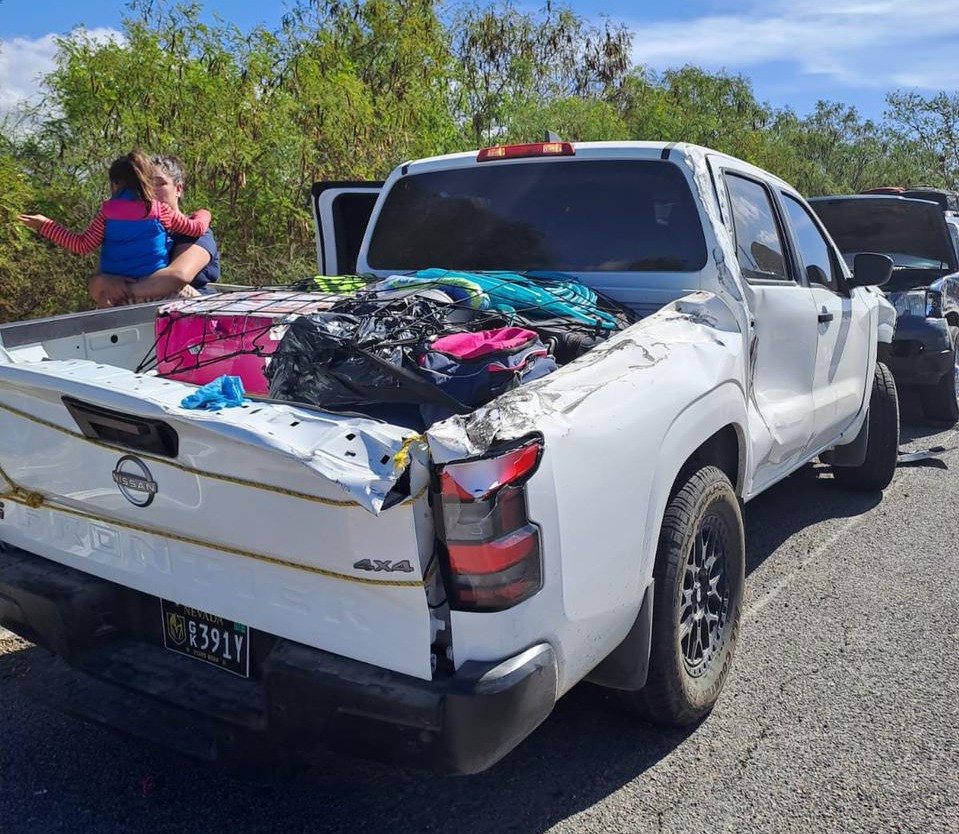 Fueron dos las familias que estuvieron a punto de ser despojadas de su camioneta por delincuentes por La Costera, en Angostura
