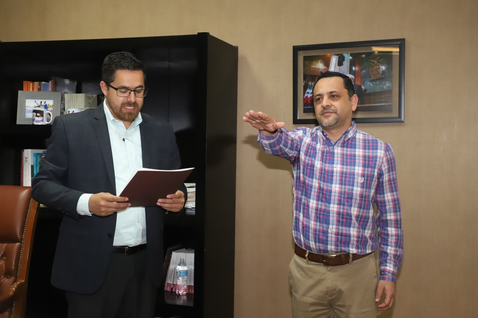 ¡Otro cambio! Realizan cambio de director en el Hospital de la Mujer