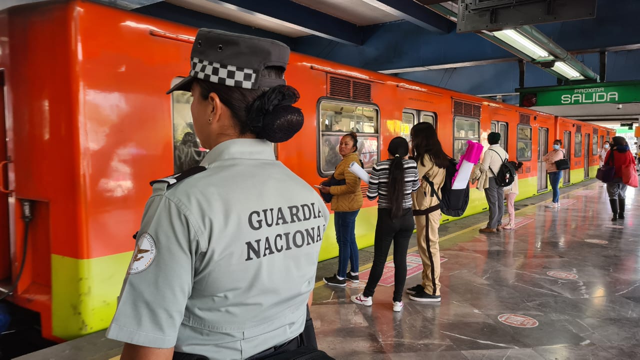 Responde AMLO a las críticas al despliegue de la Guardia Nacional en el Metro de la CDMX