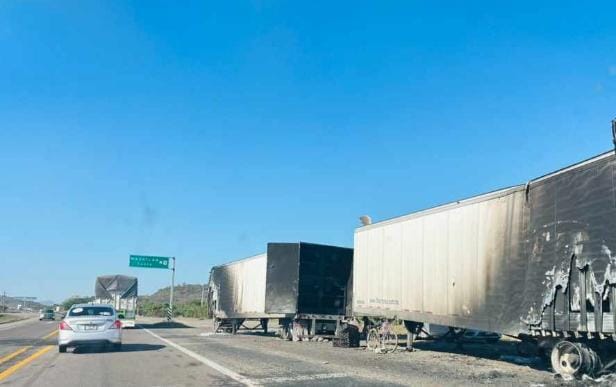 En Escuinapa sujetos armados despojan camioneta a familia que iba a Estados Unidos