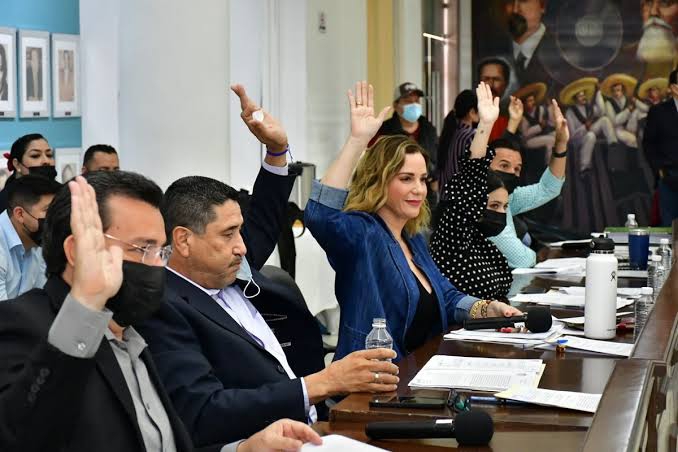 En Mazatlán regidores perciben más de 90 mil pesos mensuales