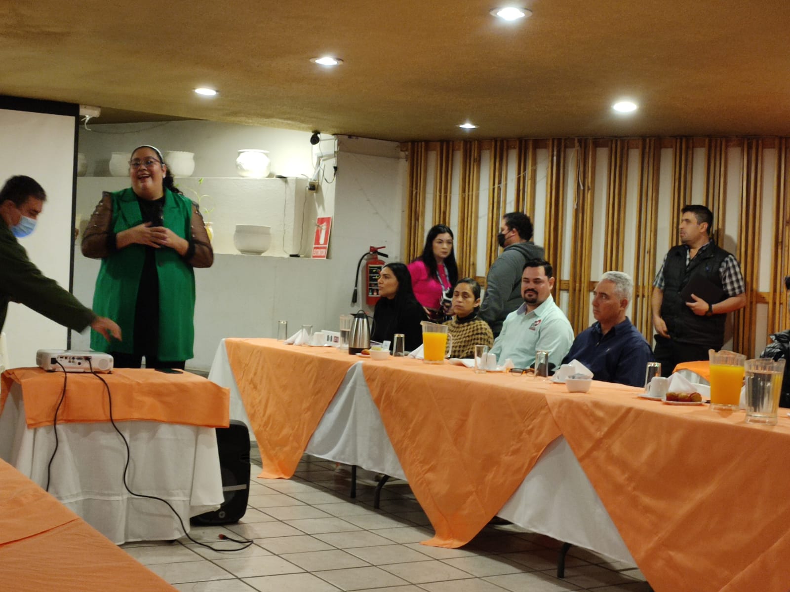 Exhortan a servidores públicos a respetar la labor periodística y los derechos humanos