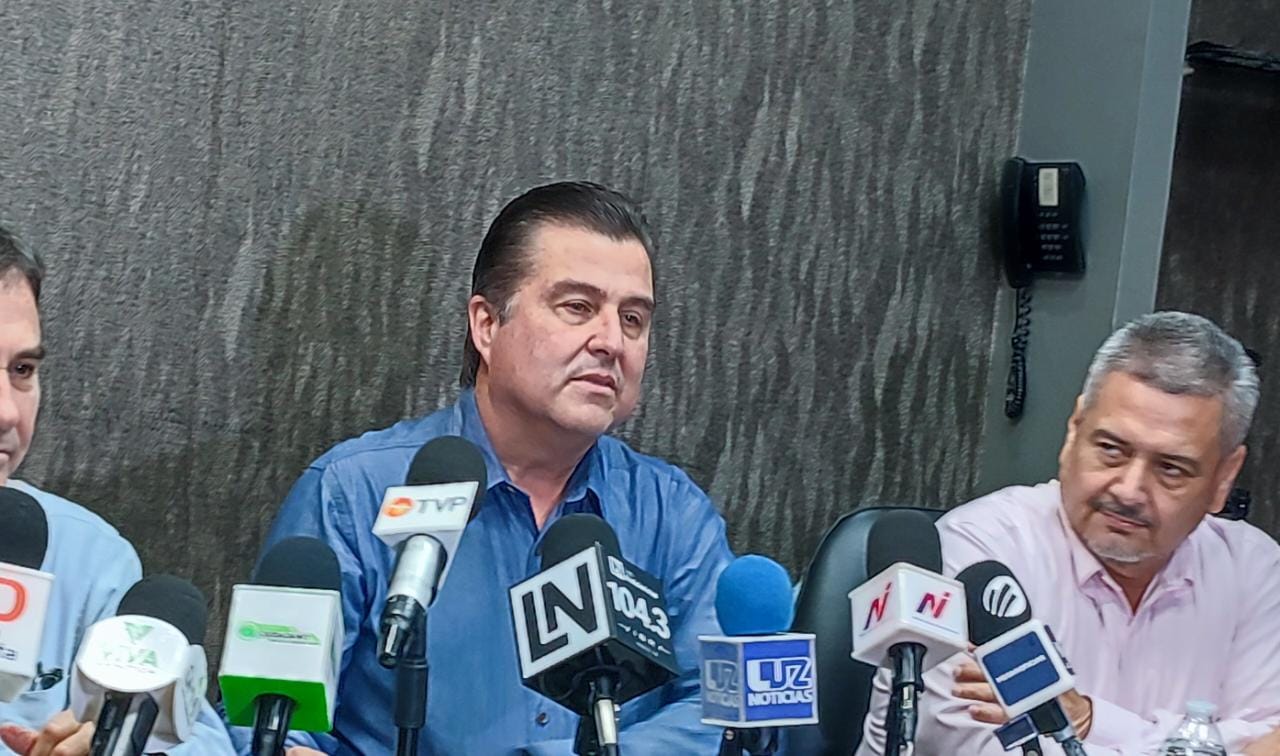 Se va Héctor Ibarra Flores de Canacintra Los Mochis, llega Manrique Nielsen Castro; el jueves es el cambio
