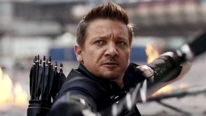 Jeremy Renner sufre accidente ‘mientras quitaba la nieve’; lo reportan crítico pero estable