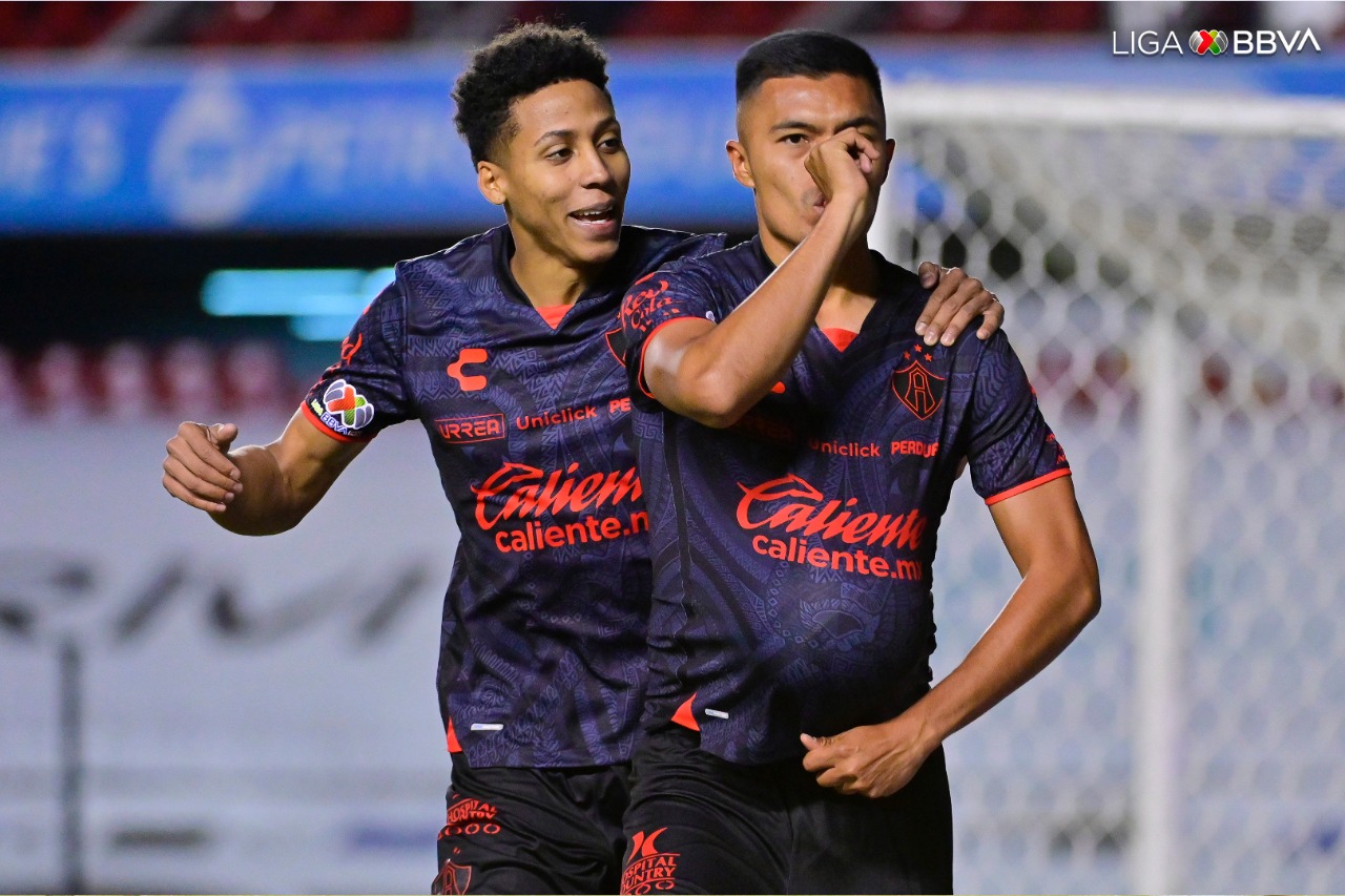 Juegazo en la Corregidora, Gallos y Atlas empataron 3-3
