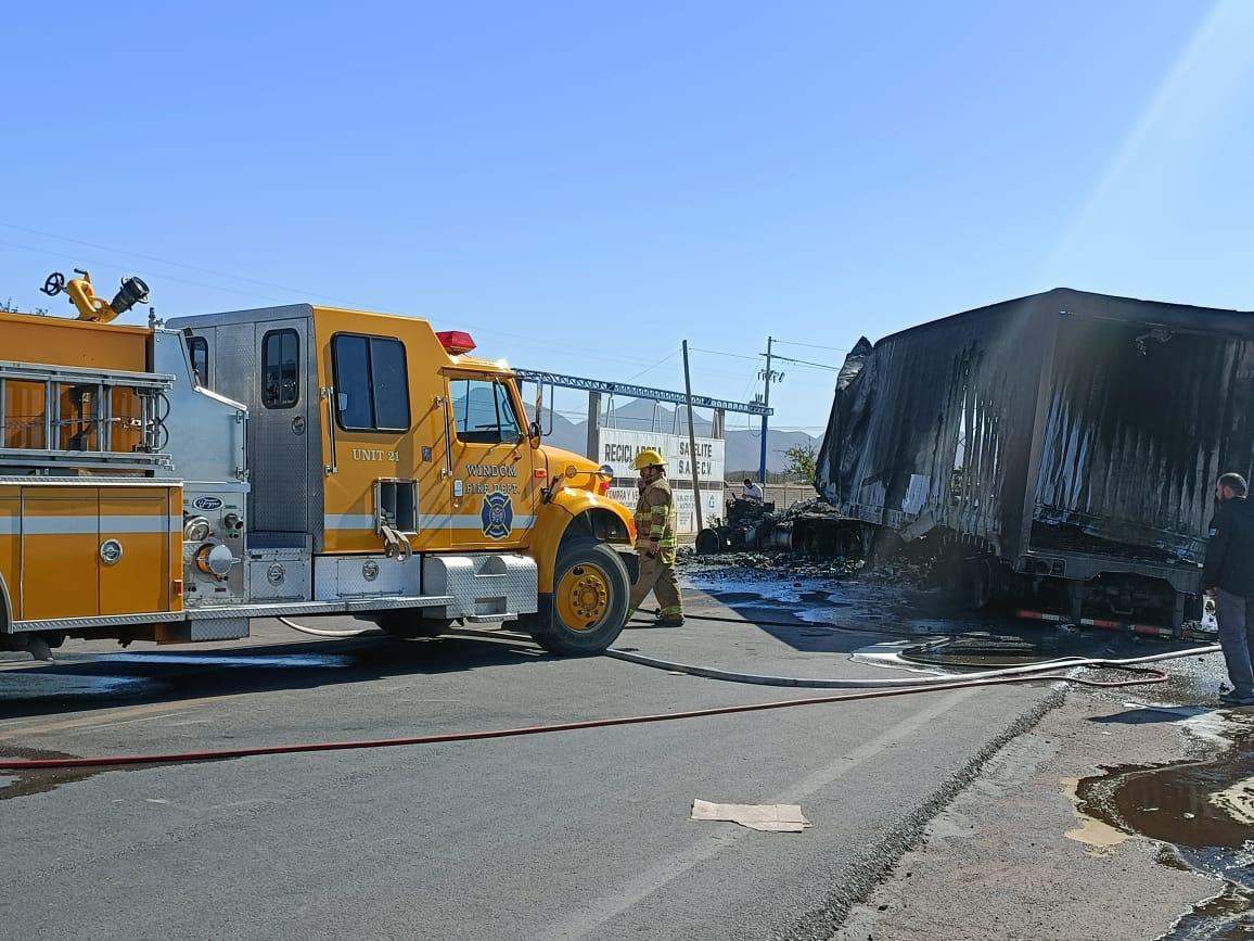 Liberan salida sur de Guamúchil a Culiacán; Bomberos apoya a las corporaciones para reanudar la circulación por la cartera libre