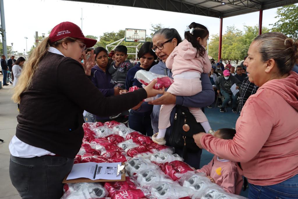 Lleva el ayuntamiento de Ahome programa ‘Bienestar en tu Colonia’ a la colonia 72