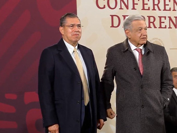 Presenta AMLO a Rodríguez Bucio como nuevo subsecretario de Seguridad; Mejía ‘no dio el adiós’, señala
