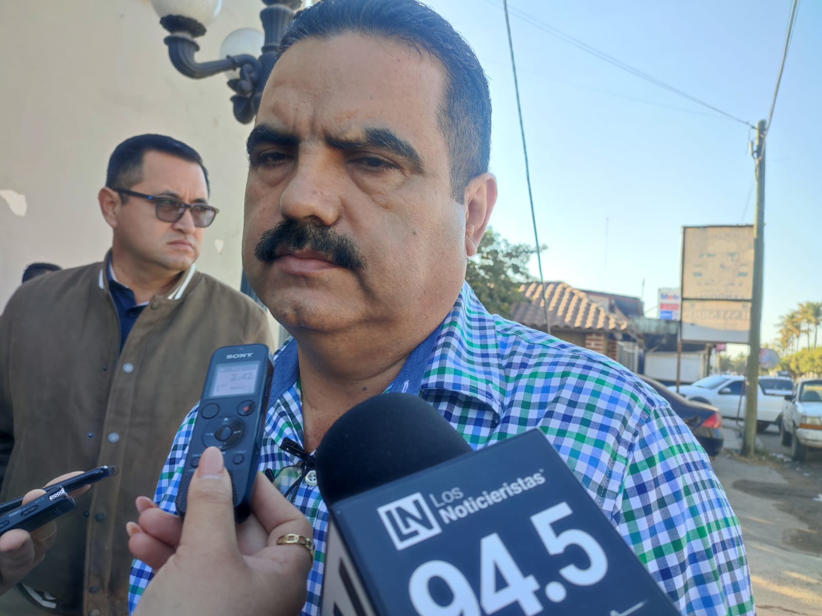 Entregaron todo lo que tenían en archivos para subsanar observaciones de la cuenta 2021; asegura Tesorero de Guasave