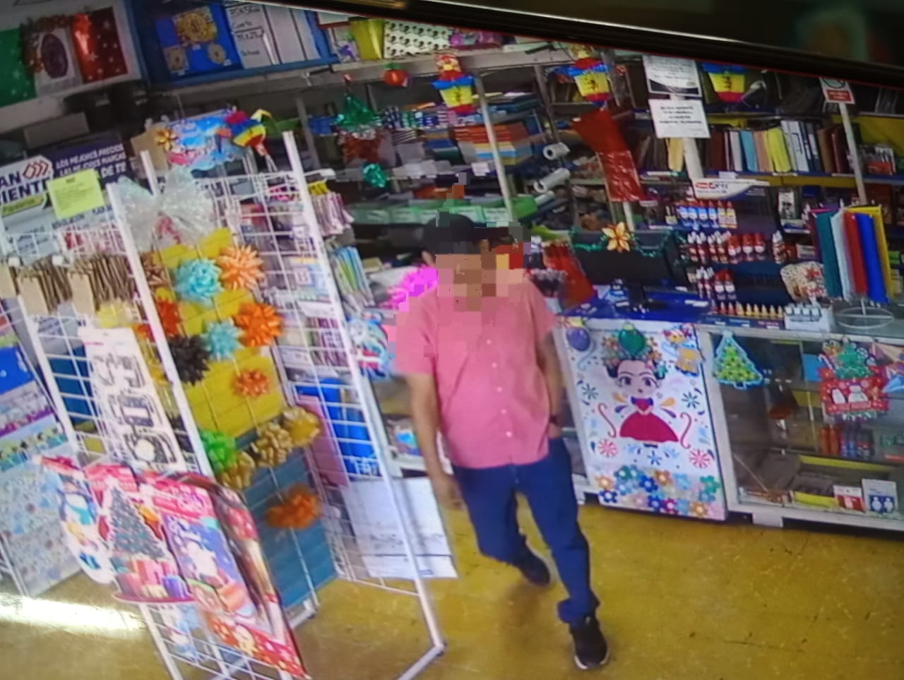 <strong>Policías de Mazatlán detienen a un hombre, podría haber participado en robo violento a comercio</strong>