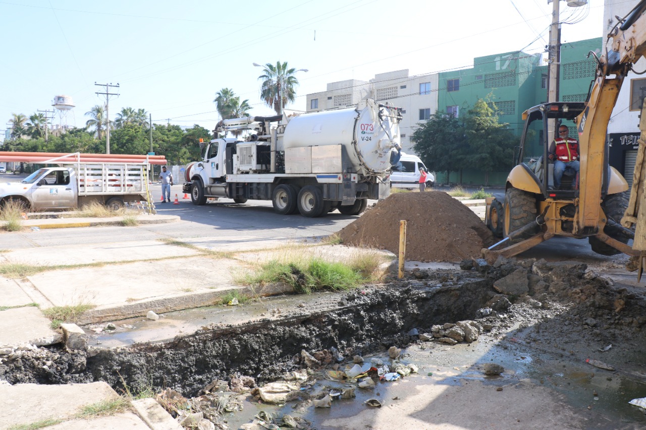 Realiza Jumapam doble reparación en fraccionamiento El Toro en Mazatlán
