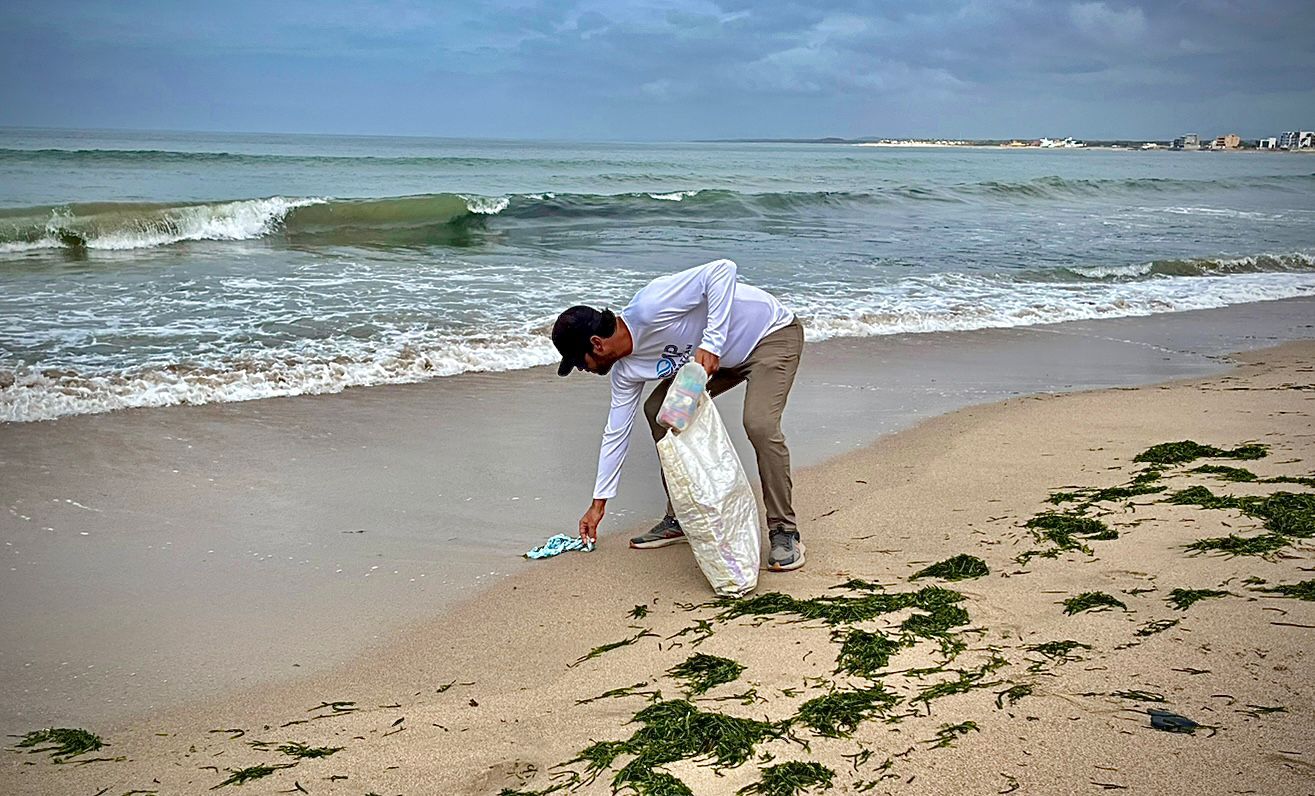 Refuerza Operadora de Playas acciones de limpieza de cara al Carnaval de Mazatlán