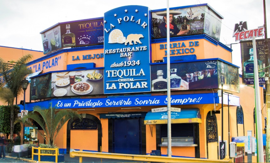 Acusan asesinato de hombre a manos de meseros de restaurante La Polar, en CDMX (videos)